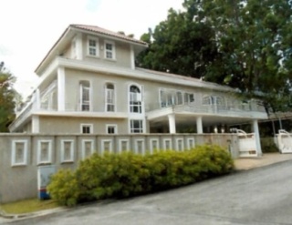 A renovated 3-storey detached house with a swimming pool (developer-designed)
