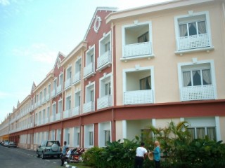 LS Blok F, Bukit Merah Laketown, 34400 Simpang Ampat Semanggol, Perak