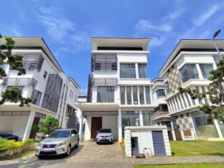 Jalan Kemuning Mutiara 33/158B, Residence 33, Taman Kemuning Utama, Seksyen 33, 40460 Shah Alam, Selangor
