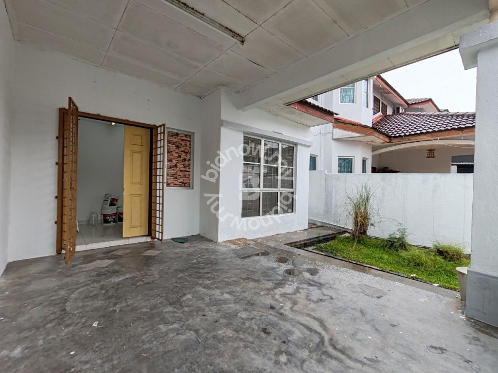 [BELOW MARKET 50K]2Storey Gated Terrace Taman Aman Putra Puchong