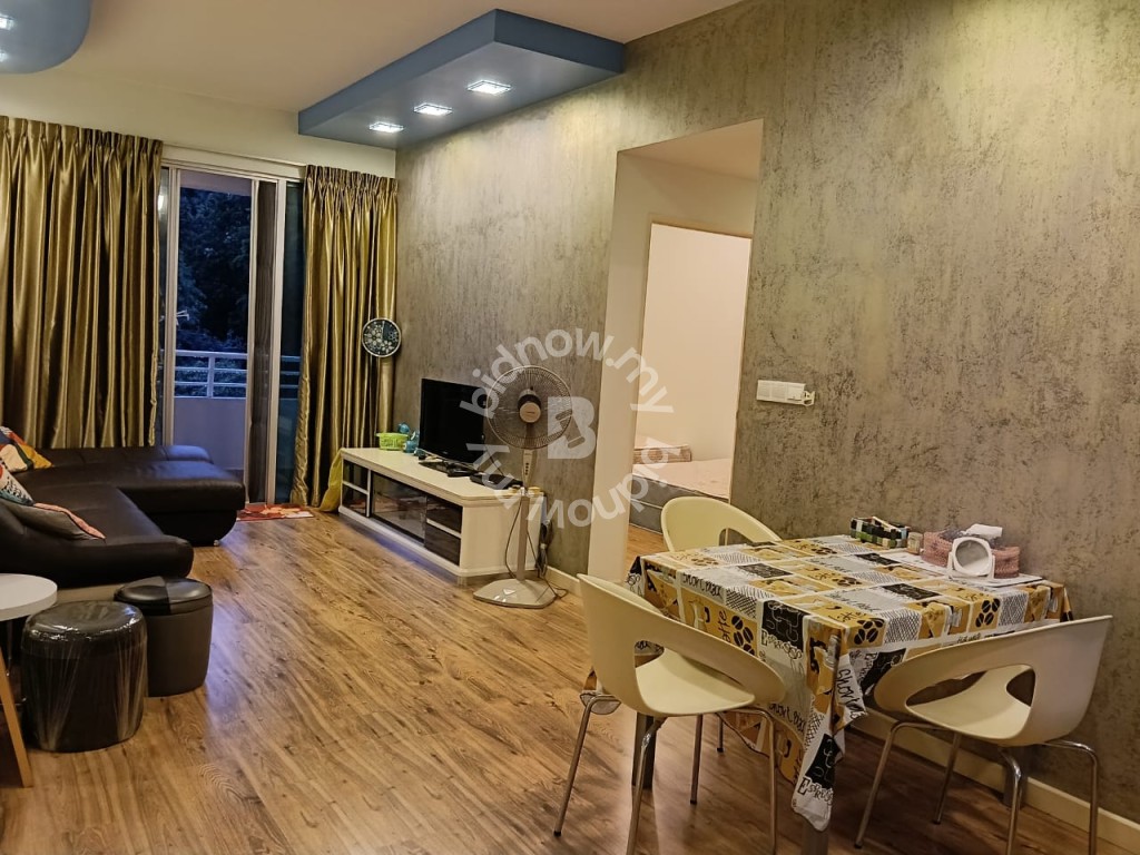 Alam Damai Condomimium Corner unit, Renovated