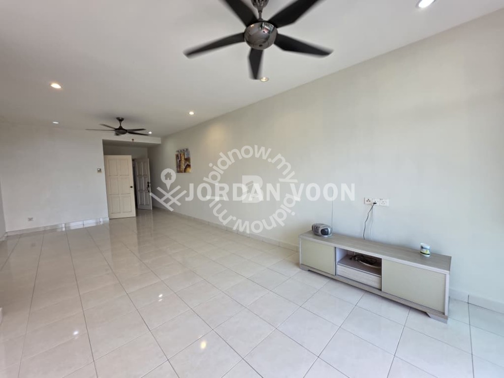 Fire Deal! Regency Heights Tastefully Furnished Well Maintained Unit